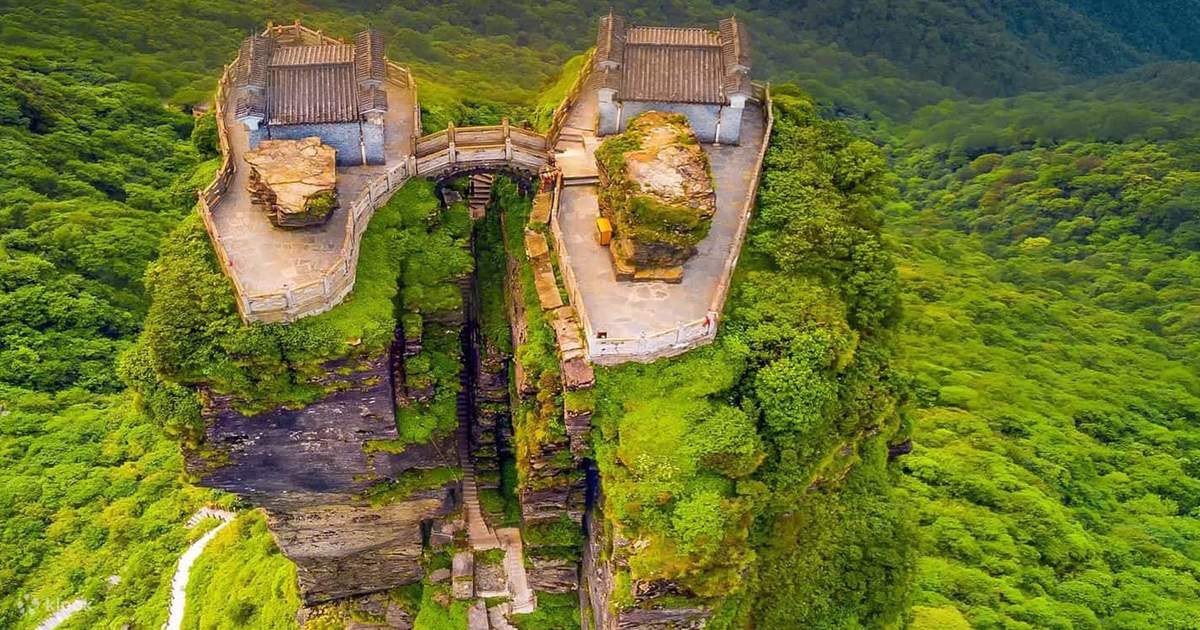 秘瀑 : 台高山脈珠玉の渓 高瀑｜四国一の壮大なスケール｜落差132mの大瀑布 | 鈴木助.com（旧